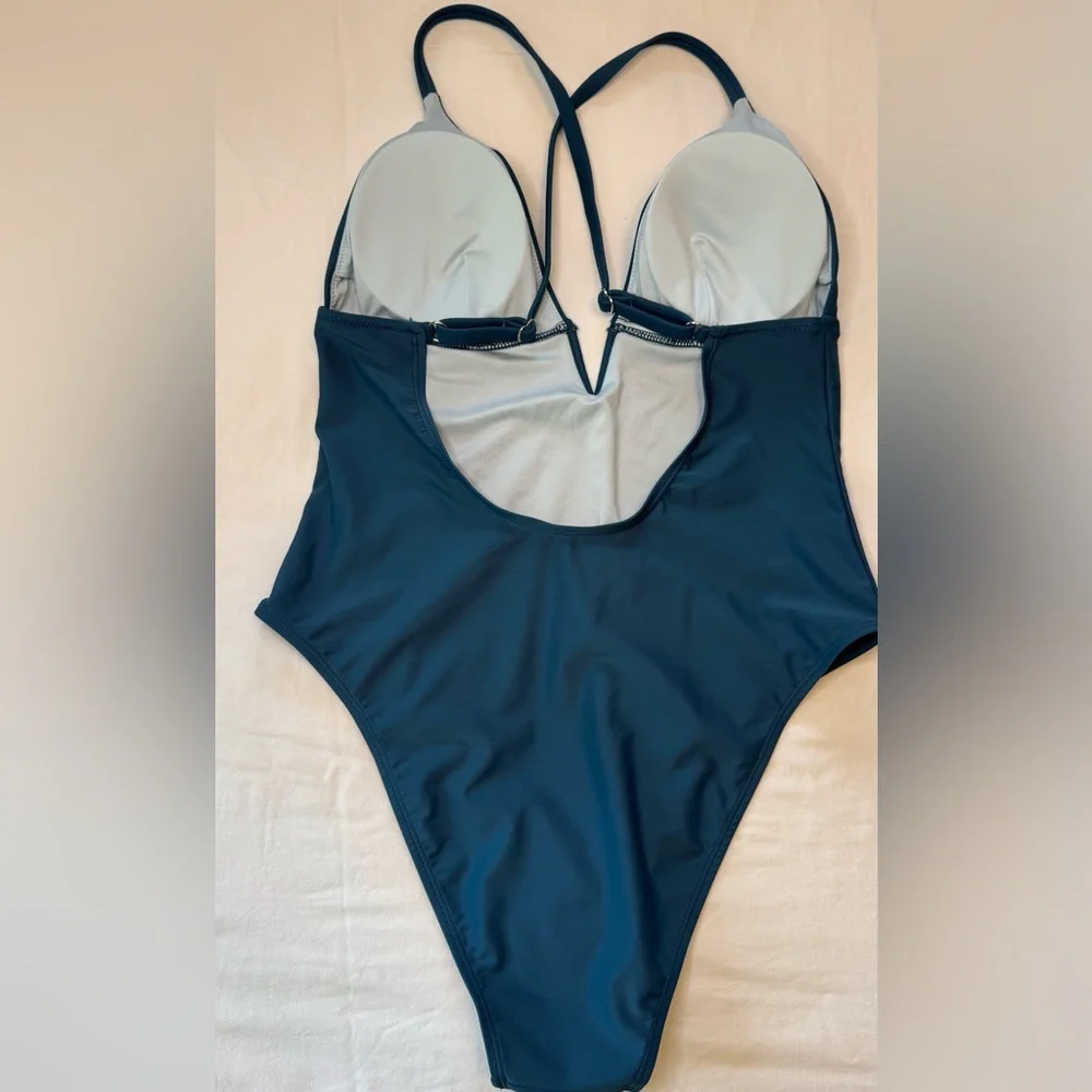 NWT Cupshe Deep V-Wire Plunge Cross Back Cheeky One Piece Swimsuit Size M